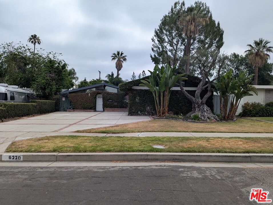 Photo 1 of 64 — 6220 Oakdale Avenue, Woodland Hills, CA 91367