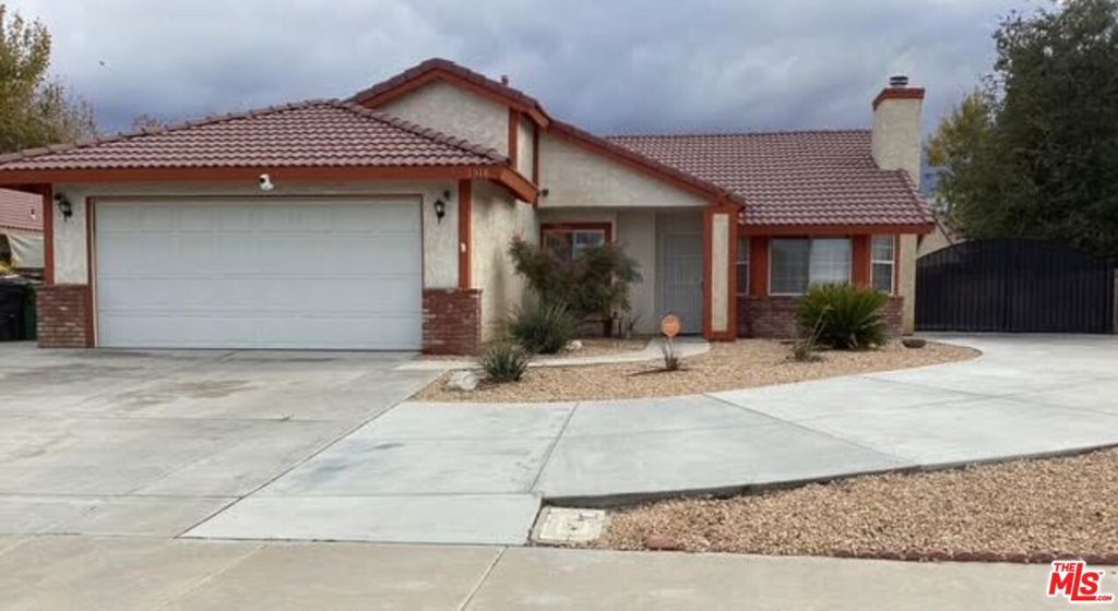 Photo of 1518 E Avenue J12, Lancaster, CA 93535 (MLS # 25535901)