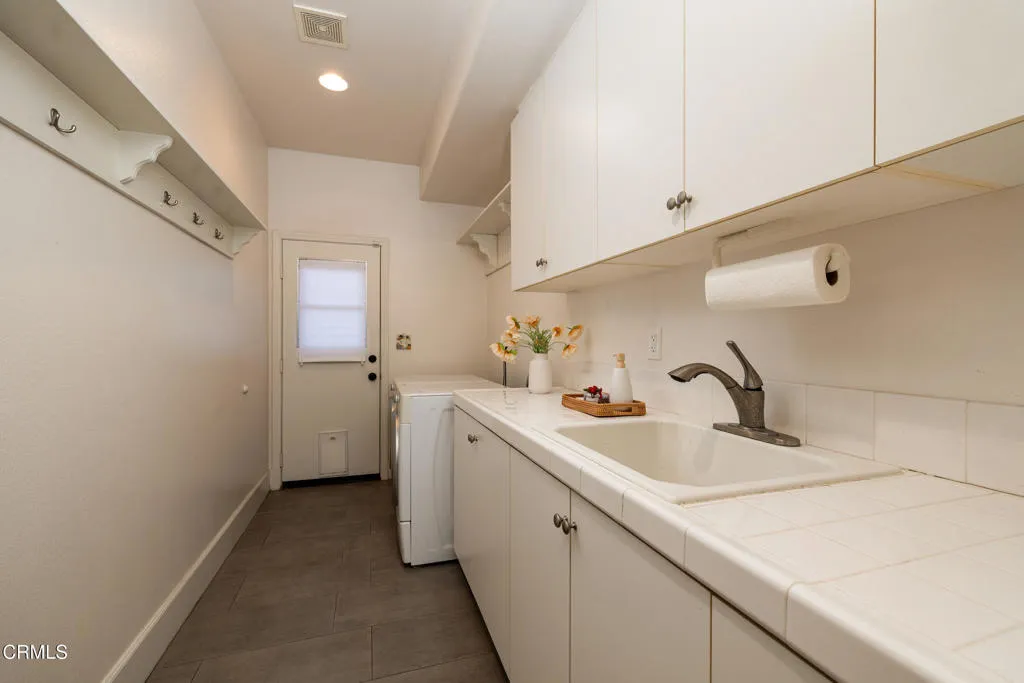 Camarillo, California 93010, United States, 5 Bedrooms Bedrooms, ,5 BathroomsBathrooms,Residential,Active,234097