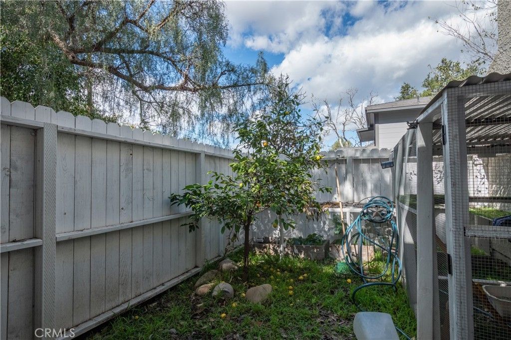 Photo of 6143 Wisteria Street, Simi Valley, CA 93063 (MLS # SR26011033)