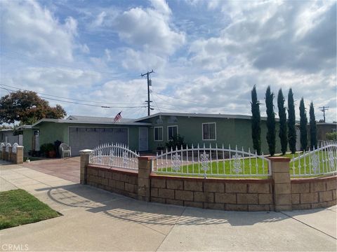 Photo of 2030 W Dogwood Ave, Anaheim, CA 92801 (MLS # PW26005131)