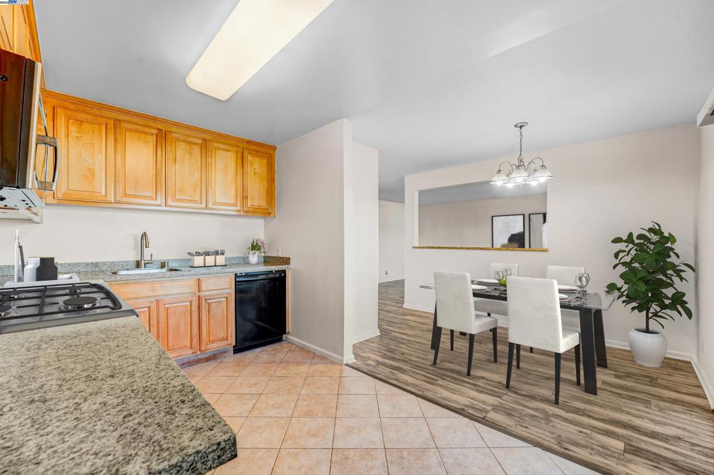 WASHINGTON MANOR - Residential