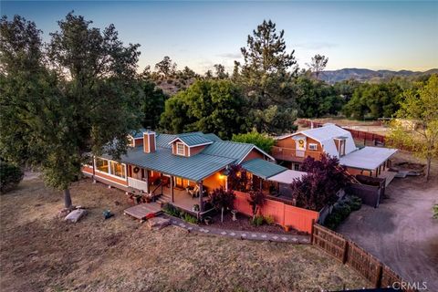 Photo of 1350 Parkhill Rd, Santa Margarita, CA 93453 (MLS # NS26071383)