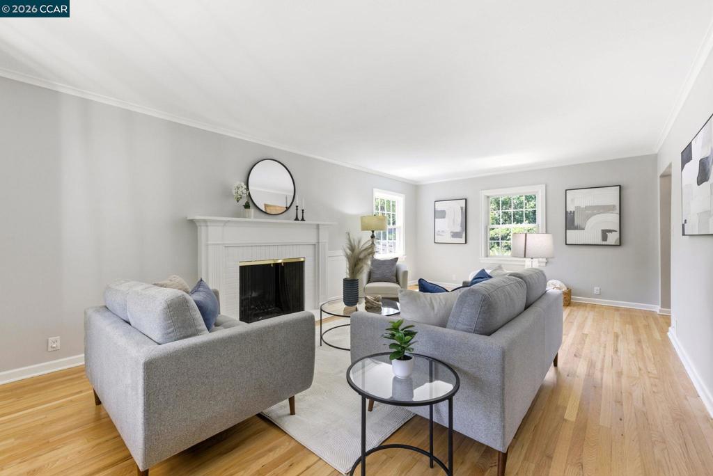 425 Lakewood Cir