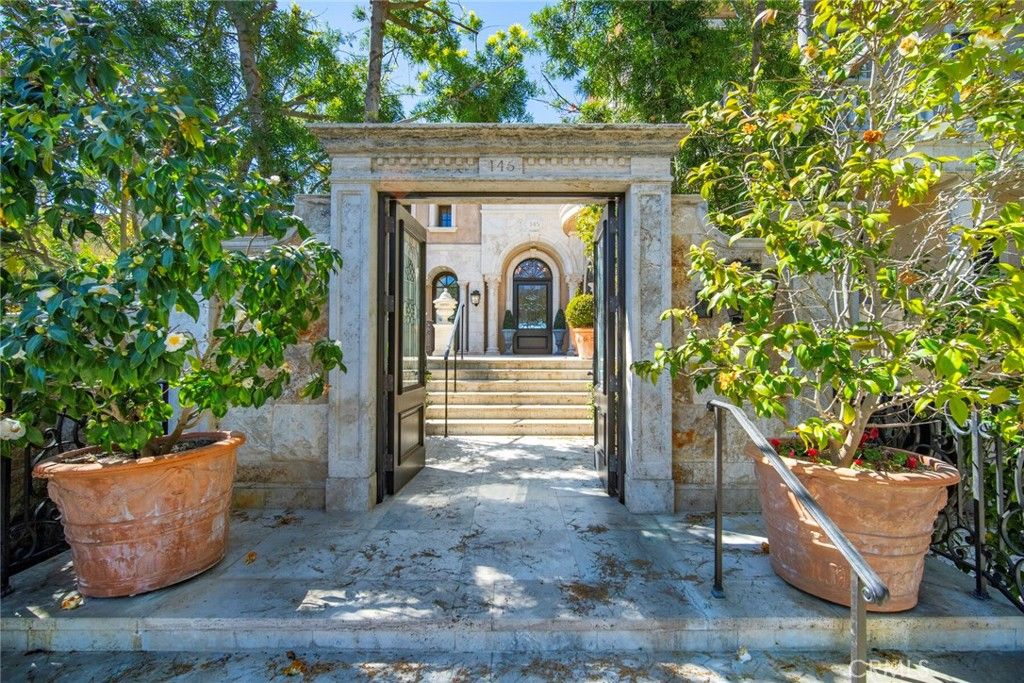 Photo of 145 EMERALD BAY, Laguna Beach, CA 92651 (MLS # LG25229391)