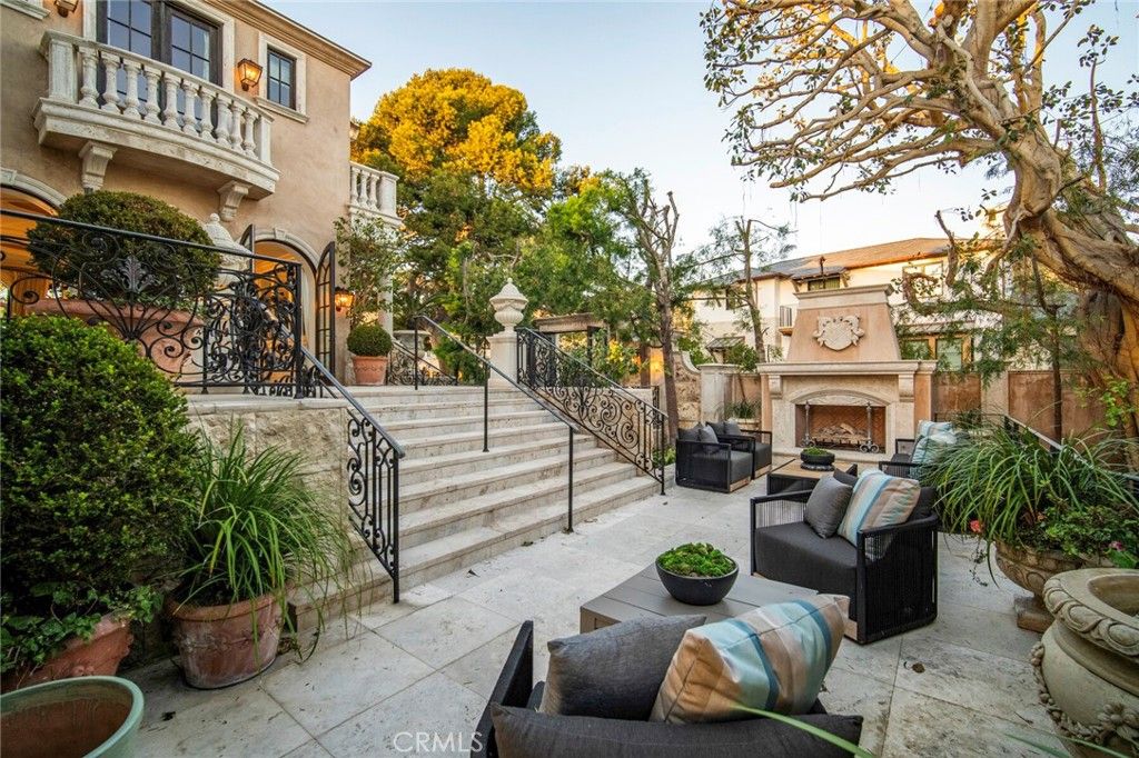 Photo of 145 EMERALD BAY, Laguna Beach, CA 92651 (MLS # LG25229391)