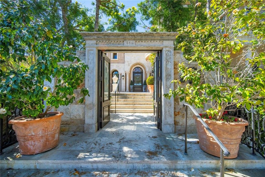 Photo of 145 EMERALD BAY, Laguna Beach, CA 92651 (MLS # LG25229391)