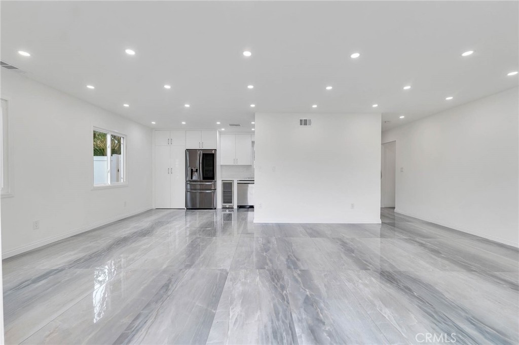 16520 Minnehaha Street