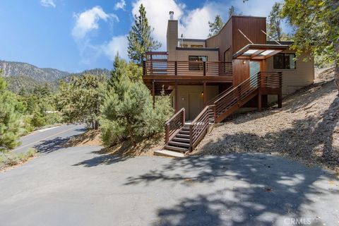 Photo of 1917 Freeman Dr, Pine Mountain Club, CA 93222 (MLS # SR26023175)