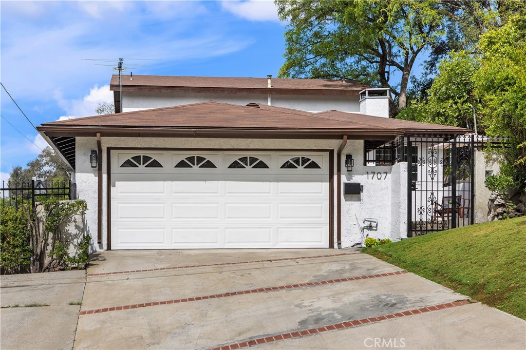 1707 Upperton