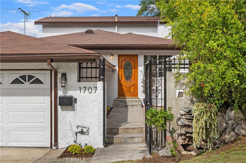 1707 Upperton