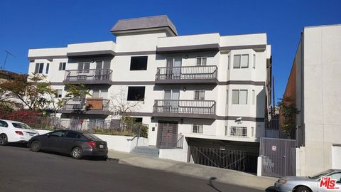 Photo of 982 S New Hampshire Avenue #201, Los Angeles, CA 90006 (MLS # 25592433)