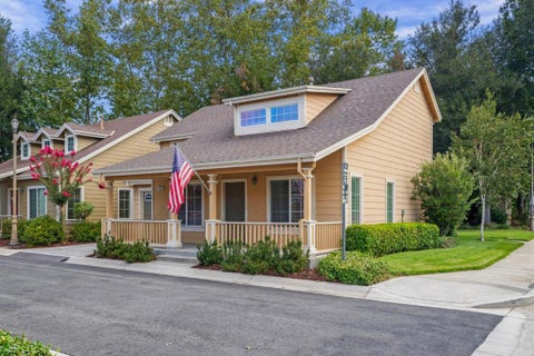 Photo of 1523 Rosette Way, Gilroy, CA 95020 (MLS # ML82060077)