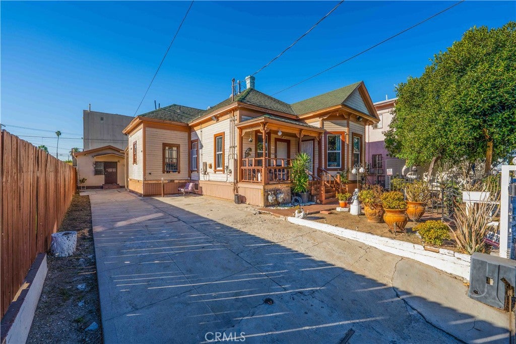 1460 W 23rd Street