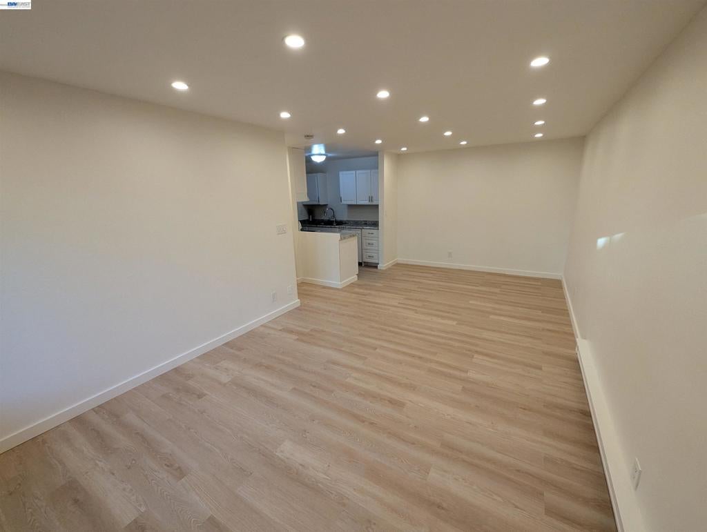 1126 Cherry Ave 128
