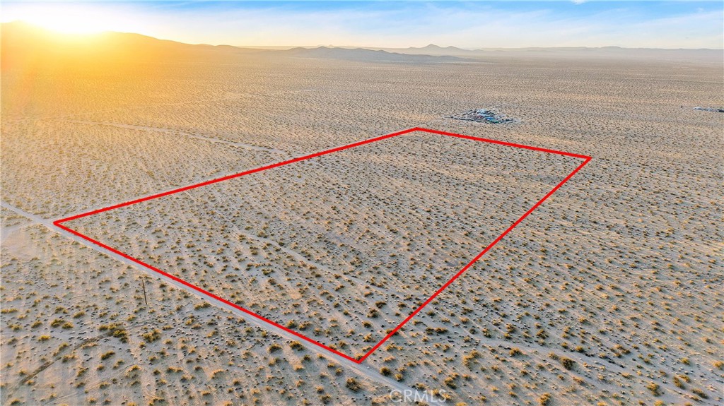 60000-4625511 Drifting Sands Rd