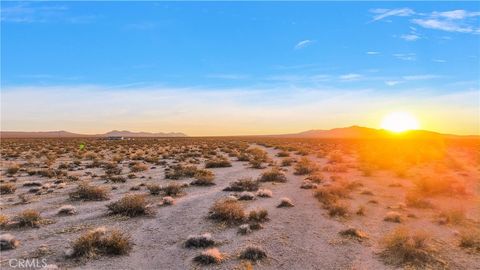 Photo of 4625511 60000 Drifting Sands Rd, Adelanto, CA 92301 (MLS # HD25138521)