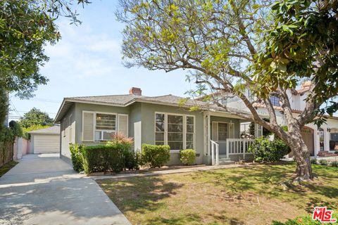 Photo of 7827 Agnew Avenue, Los Angeles, CA 90045 (MLS # 26836663)