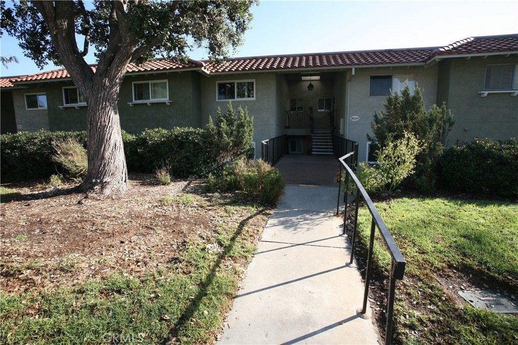 Photo of D Via Vis #D, Laguna Woods, CA 92637 (MLS # OC26095499)