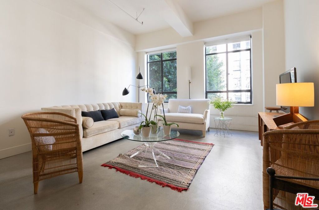 849 S Broadway 202, Los Angeles CA 90014