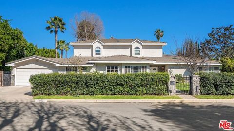 Photo of 16155 Otsego Street, Encino, CA 91436 (MLS # 26665593)