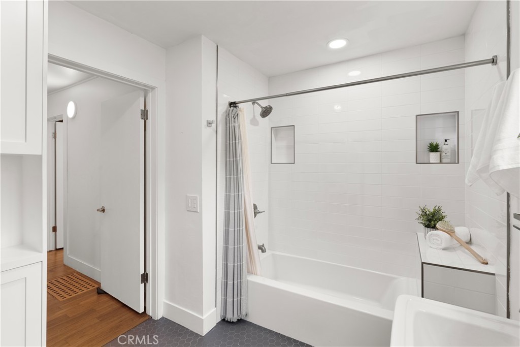 The Village (VIL) - Residential Lease