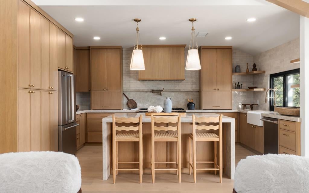 3817 Avenida Feliz