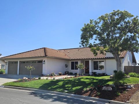Photo of 3915 Plateau Place Pl, Escondido, CA 92025 (MLS # NDP2602251)