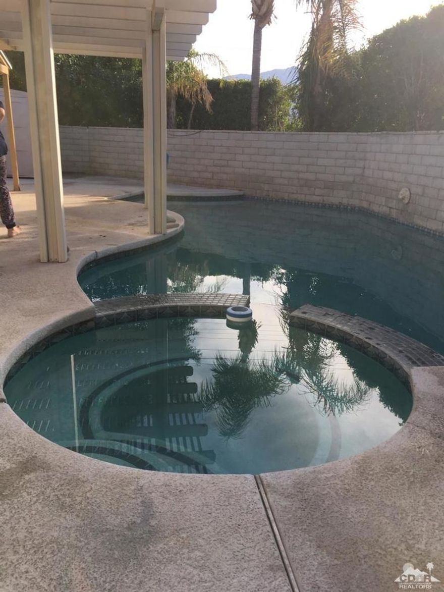 A rare one bedroom and bath with a pool and spa just for you. It has Mexican pavers and a new paint job. It includes a dishwasher and washer and dryer. It is a great location, close to everything.