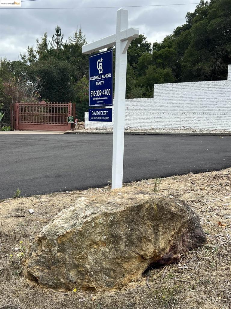 CHABOT ESTATES - Land