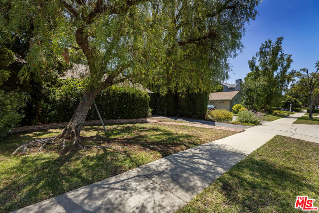 5106 Ranchito Avenue