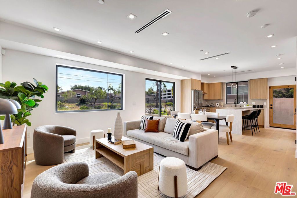 Photo of 4329 Radford Avenue #1, Studio City, CA 91604 (MLS # 26673935)