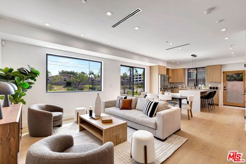 Photo of 4329 Radford Avenue #1, Studio City, CA 91604 (MLS # 26673935)