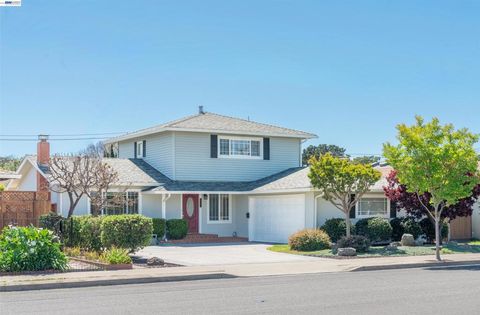 Photo of 2364 Driftwood Way Way, San Leandro, CA 94577 (MLS # 41129986)