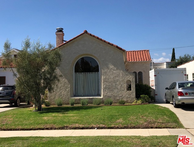 LOCATION,LOCATION,LOCATION!!! ATTN ALL BUILDERS, DEVELOPERS, INVESTORS, PROJECT SEEKERS. This is a fixer or tear down property being sold primarily as land value. 3 Bedroom 2 Bath House on a good sized lot in a Prime Melrose Location; Buyer(s) to verify all information regarding this property.