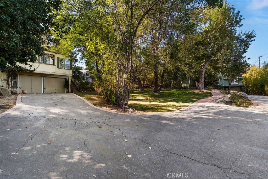 2470 N Euclid