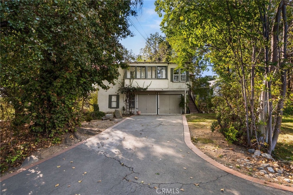 2470 N Euclid