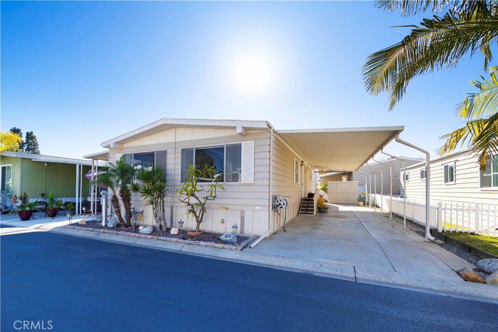 Properties 1 32302 Alipaz 165