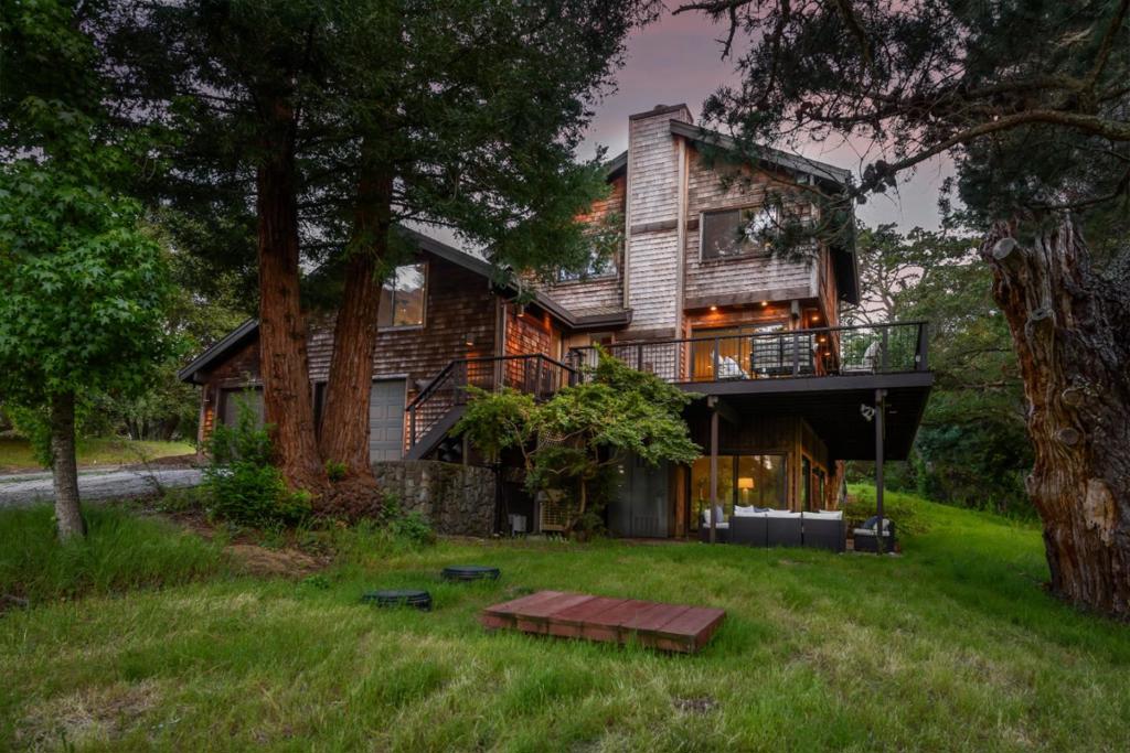 90 Hayfields Road