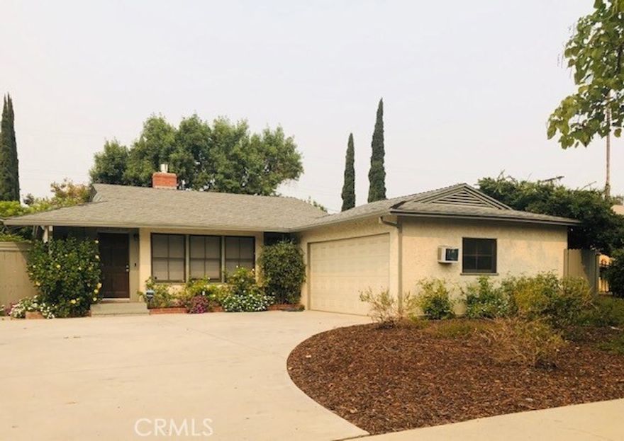 Beautiful, completely remodeled home featuring 3 bedrooms, each with its own access. The main bedroom offers a walk-in closet and a dual-sink bathroom. The open living room boasts a fireplace, vinyl wood-plank flooring throughout, and recessed lighting. The kitchen is equipped with a stainless steel dishwasher and microwave, ample cabinet space, and includes a washer and dryer.
The home also features a large front and back yard, an attached 2-car garage, and a workshop in the backyard. Conveniently located near Woodley Lakes Golf Course, The Japanese Garden, Sepulveda Basin Recreation Center, and the Sepulveda Dam Bike Path. Easy freeway access to the 405 and 101. Call today to schedule a viewing!