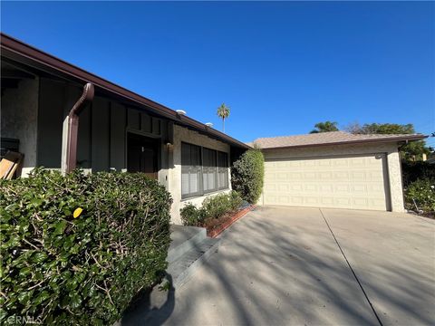Photo of 6427 Gaviota, Van Nuys, CA 91406 (MLS # SR25273030)