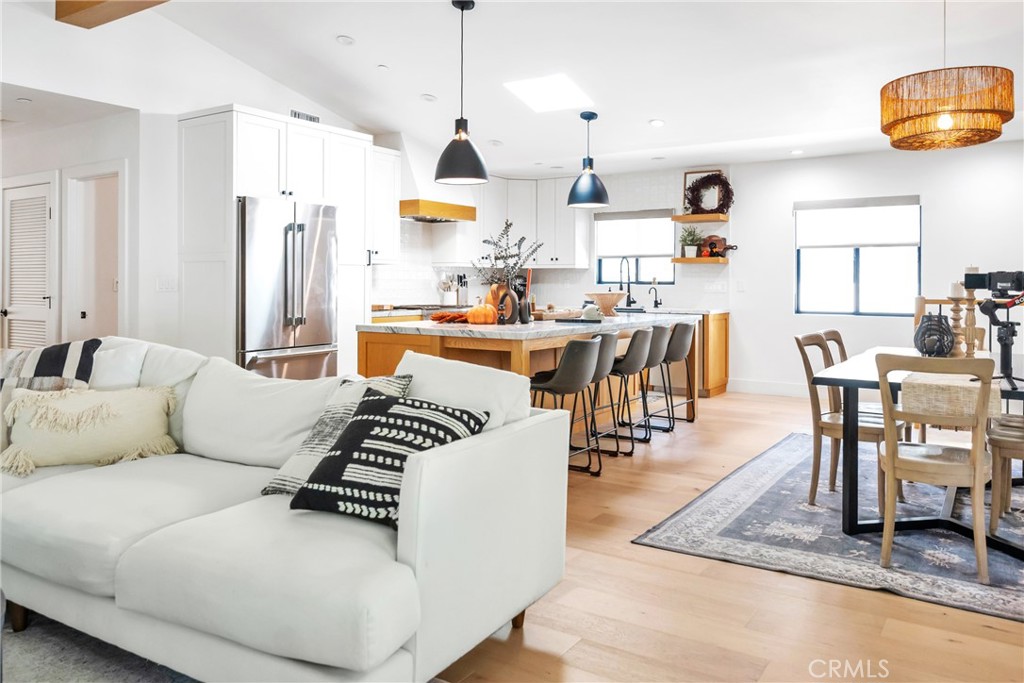 966 Rosecrans Avenue