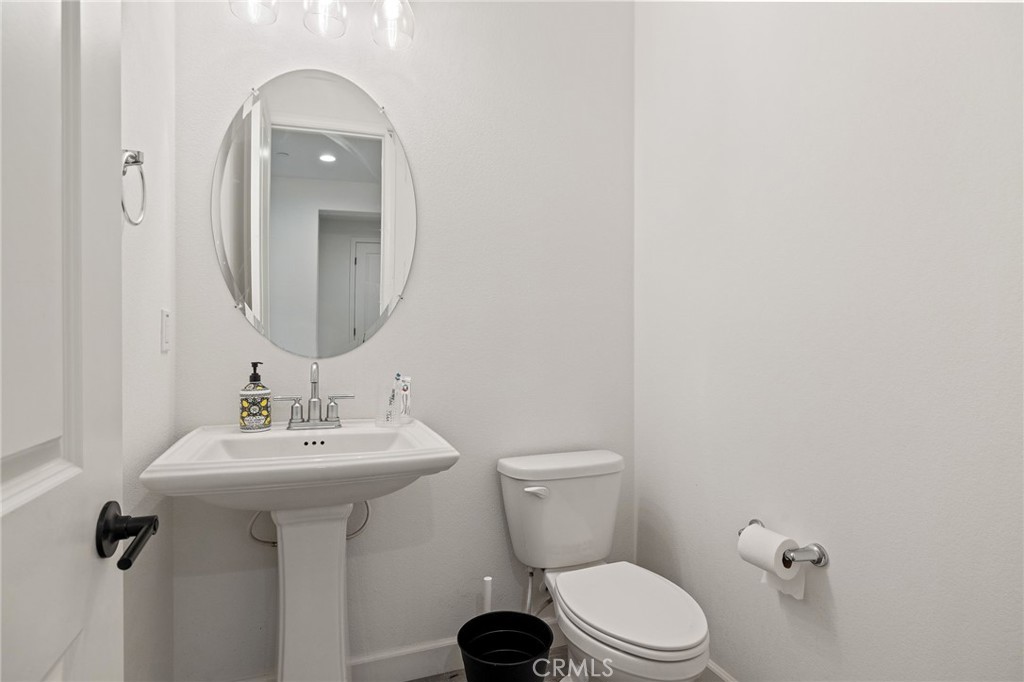 3068 E Copperhill Street