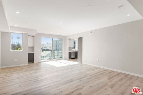 Photo of 1226 S Bedford Street #301, Los Angeles, CA 90035 (MLS # 26663403)