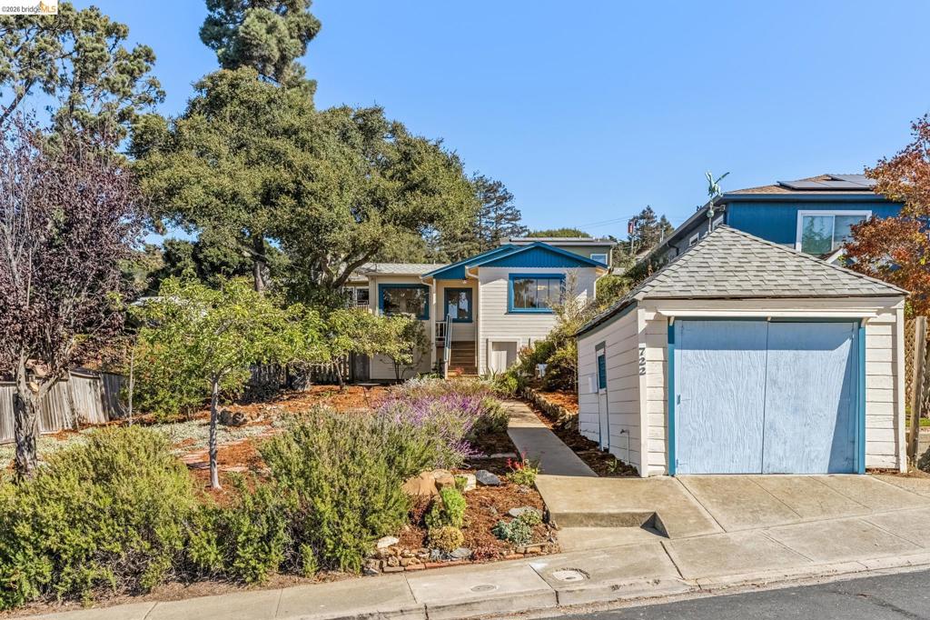 722 Avila Place