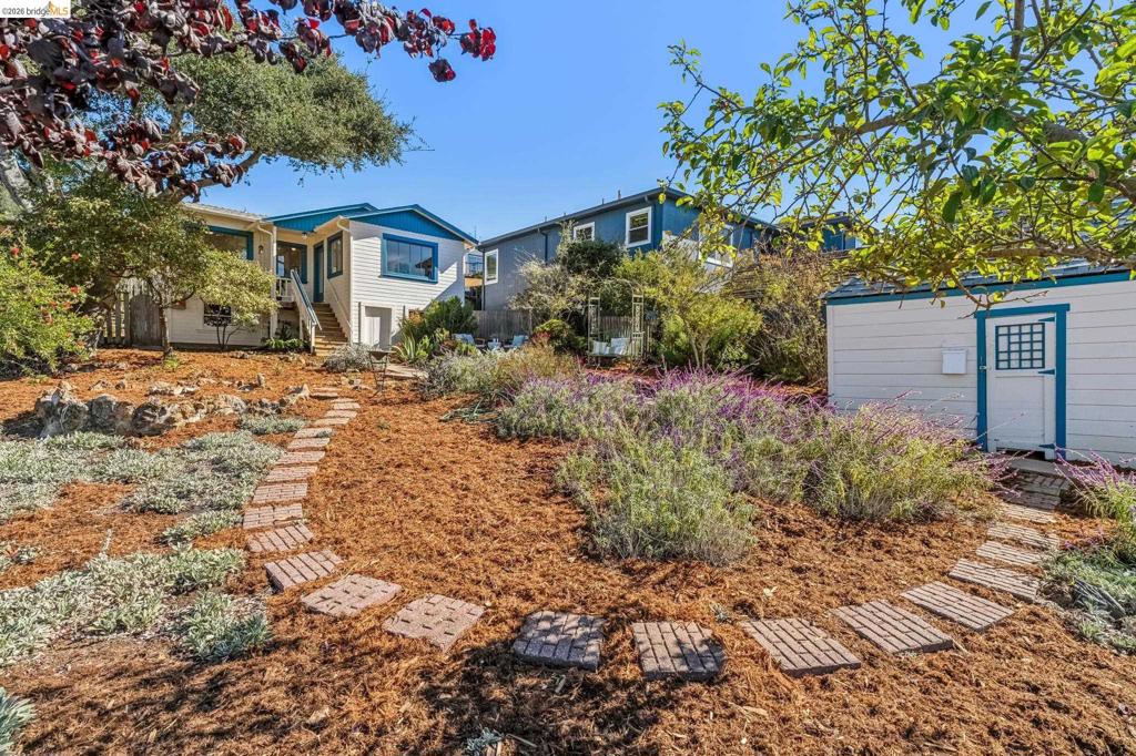722 Avila Place