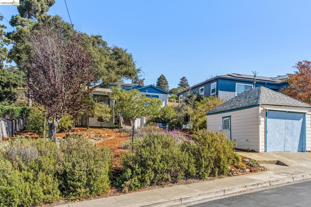 722 Avila Place