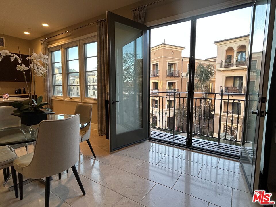 23500 Park Sorrento C33