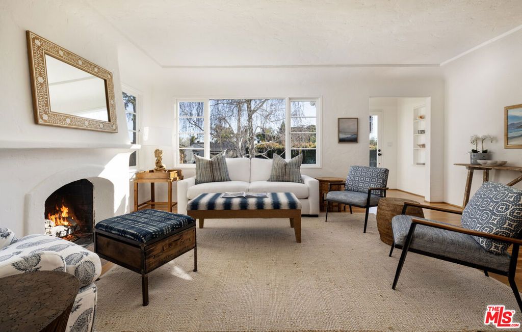 Photo of 3092 Calle Rosales, Santa Barbara, CA 93105 (MLS # 26641419)