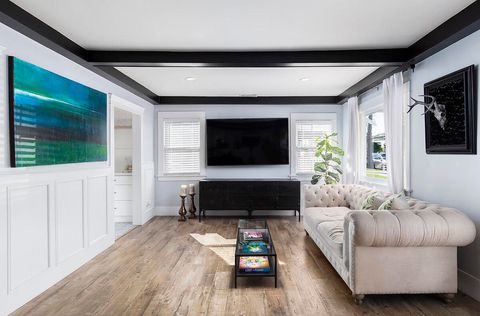 752 Coronado Avenue Long Beach CA 90804